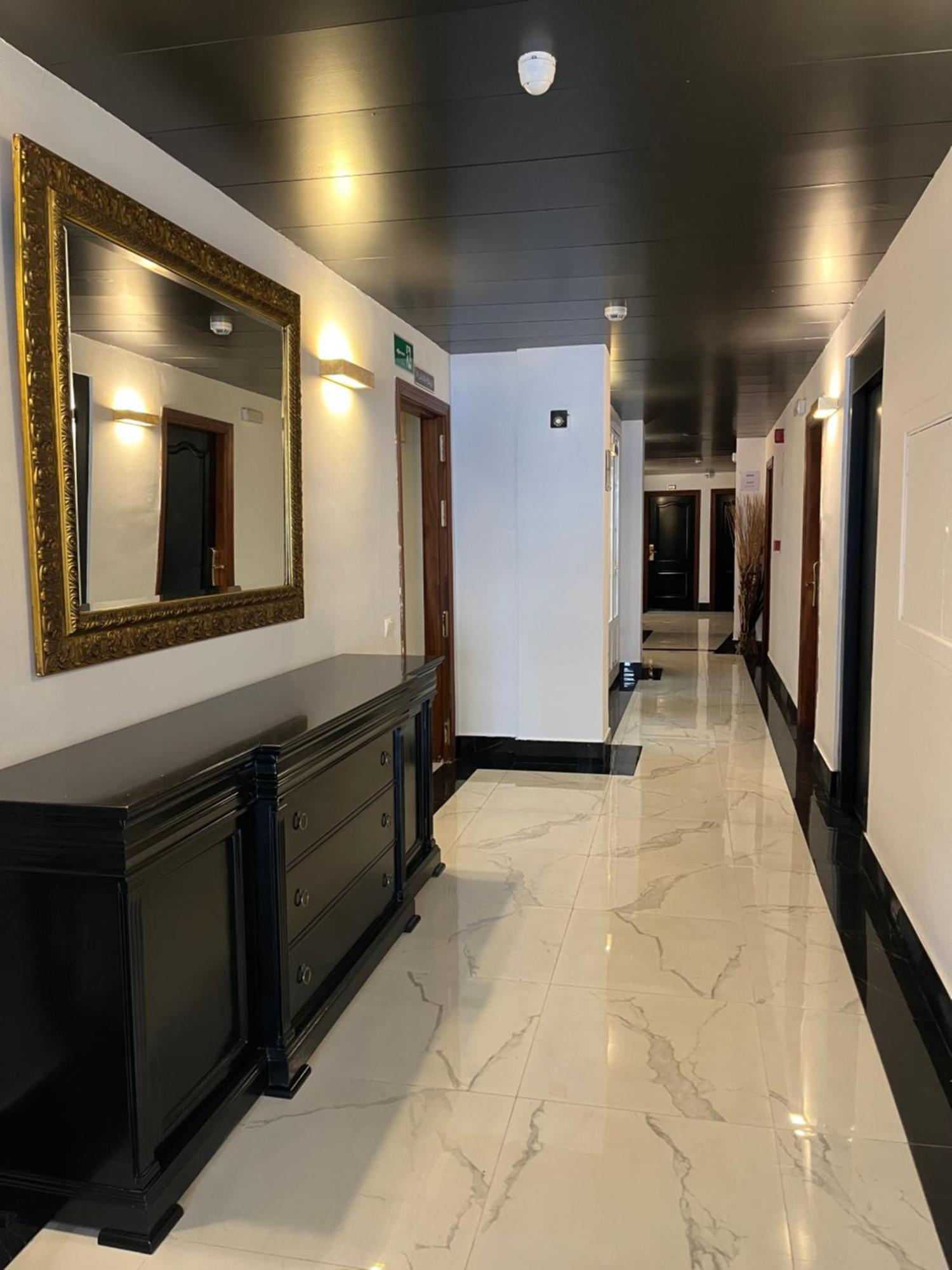 Adriano Boutique Sevilla Экстерьер фото